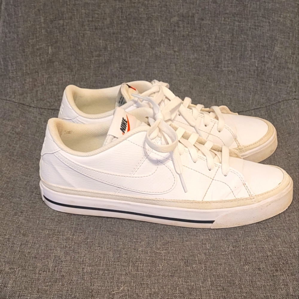 Women's Nike Court Legacy Shoes Size 10